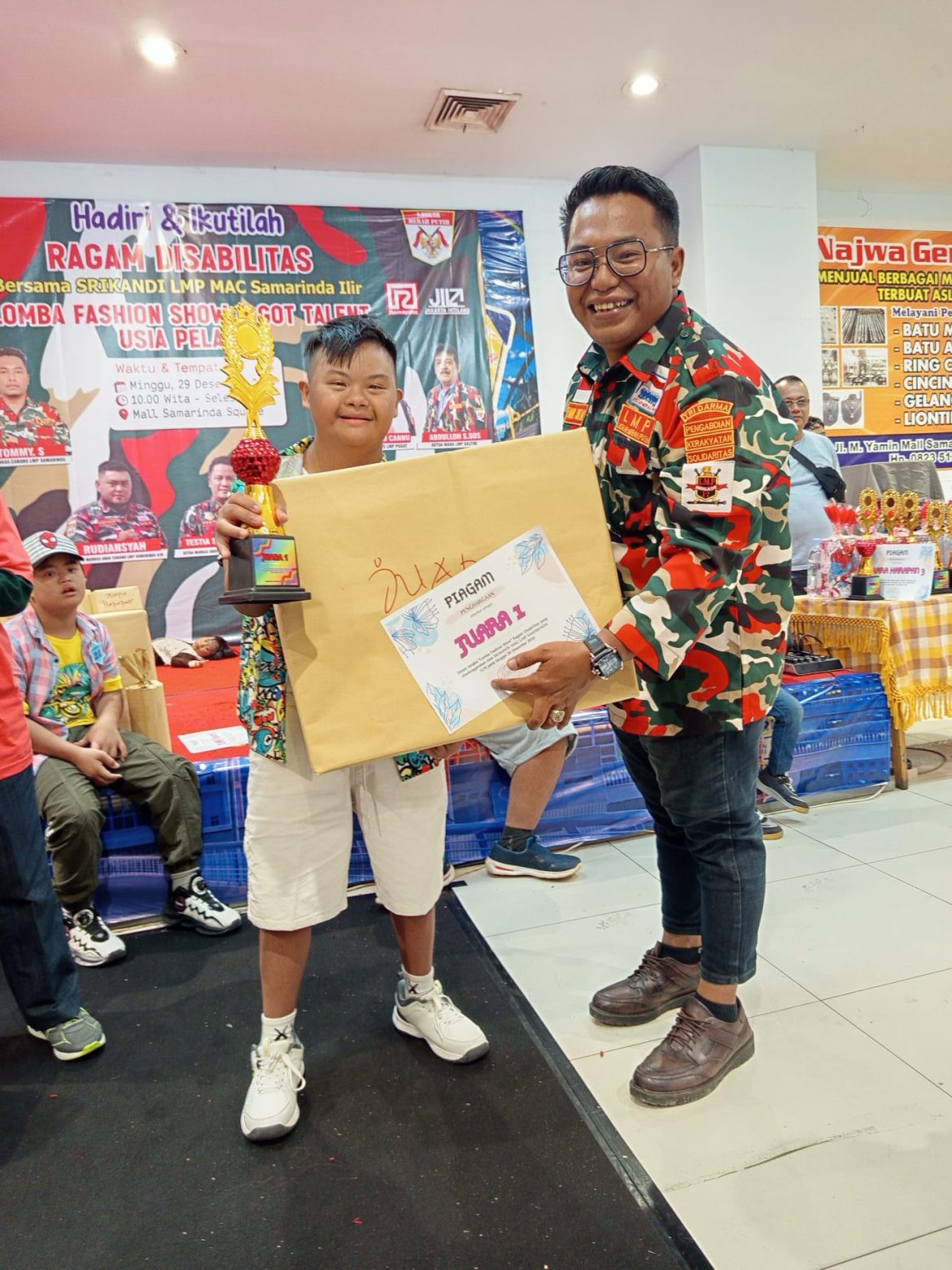 Penyandang Disabilitas Samarinda Unjuk Bakat di Fashion Show & Got Talent Bersama MAC LMP