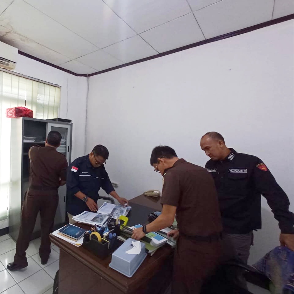 Kantor Perusda BKS Pemprov Kaltim Digeledah, Terkait Jual Beli Batubara Rugikan Negara