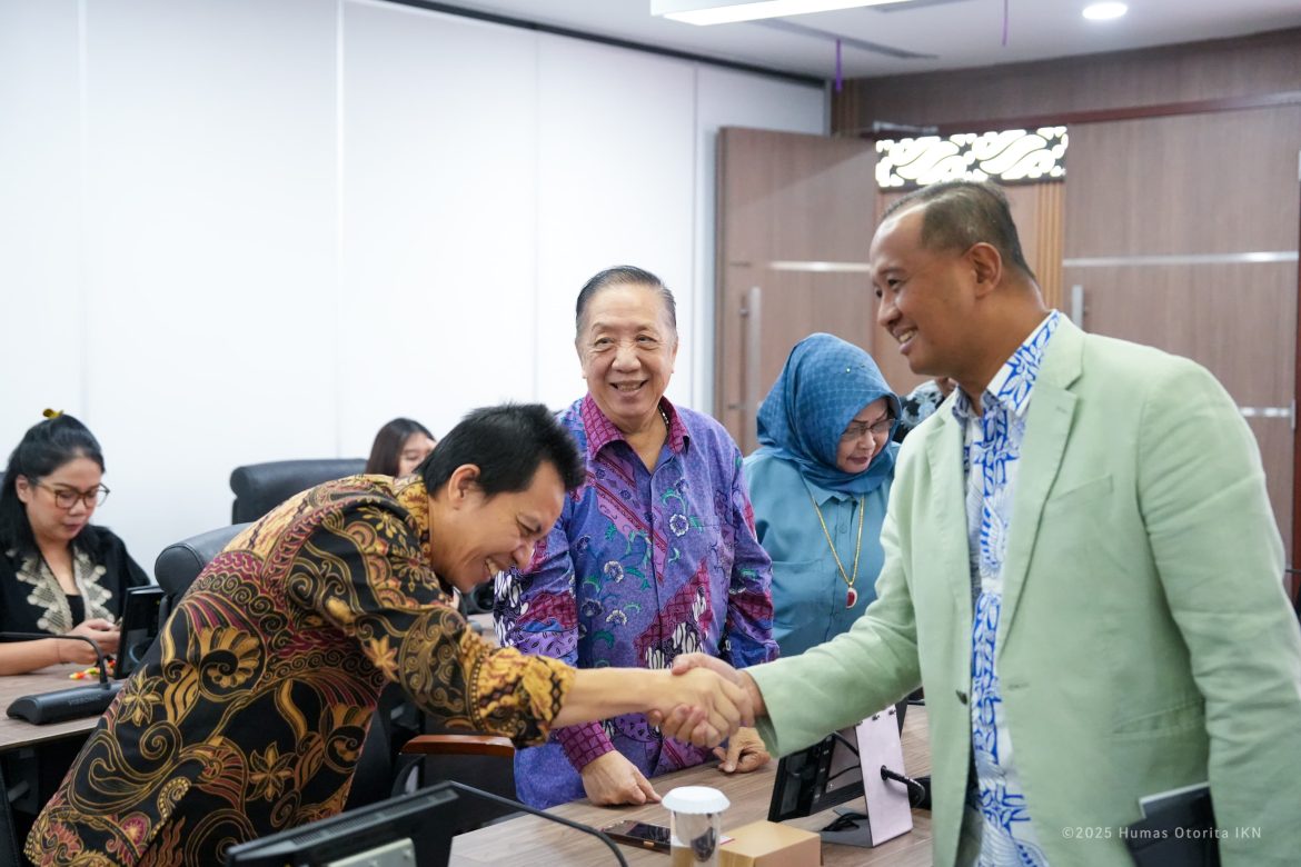 Berikan Kepastian Hukum bagi Pelaku Usaha Pelopor di IKN, Otorita IKN Serahkan Sertifikat Hak Atas Tanah