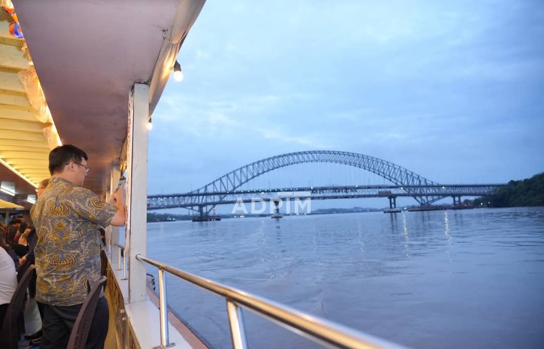 Wagub Kaltim Seno Ajak Wagub Anhui Susur Sungai Mahakam